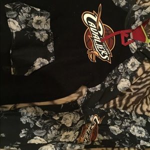 Cleveland Cavaliers Hoodie and leggings outfit.